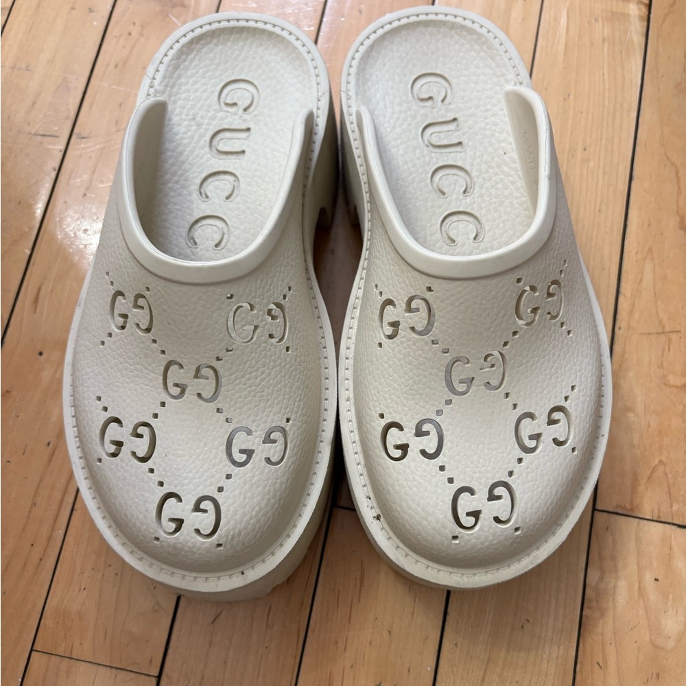 Gucci white clogs size 5